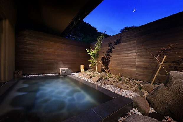 「大浴場 月」の露天風呂。
