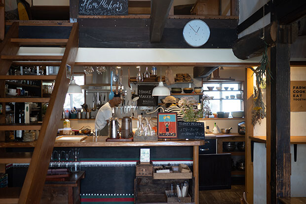 小豆島に移住し、１年半後にオープンした〈HOMEMAKERSカフェ〉はもうすぐ10周年になります。