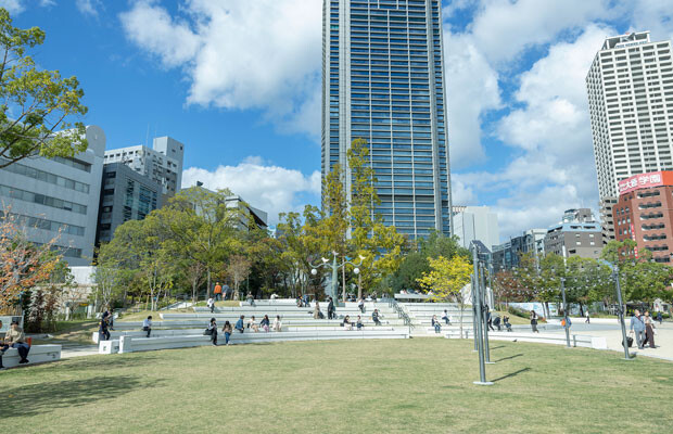 〈東遊園地〉は以前から春の神戸まつりと、冬のルミナリエではメイン会場にも使われてきた。