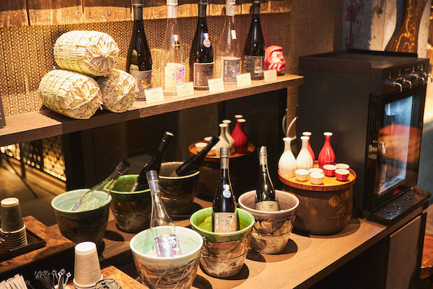 ホテル１階の吉川醸造直営〈酒蔵Bar〉