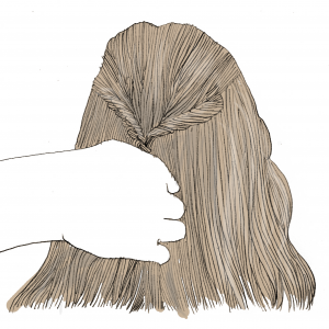 結んだ頭頂部をくるりんぱにします。くるりんぱは、髪を半分に分けて、その分けたところに毛先を入れ込みます。最後に、入れ込んだ毛先をギュッと引っ張ると、くるりんぱの完成です