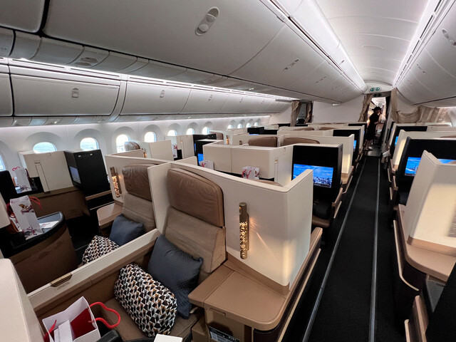 エティハド航空の初就航便  関西−アブダビ便のビジネスクラス！ ーー2024年前半BEST7