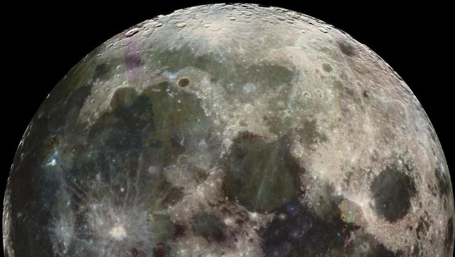 月誕生を探るカギを発見。42億年前、月は「裏返し」になっていた？