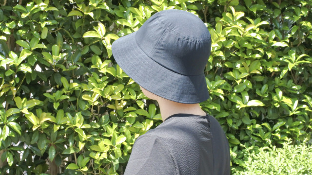 無印良品の風を通す帽子なら「帽子をかぶるとムレて暑い」を解決