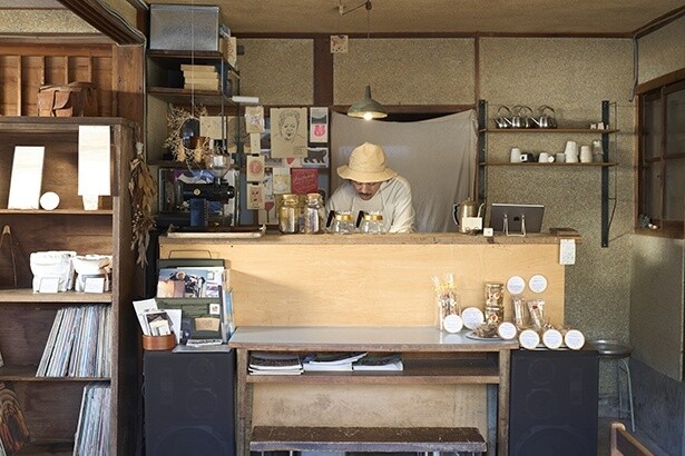 コーヒーで旅する日本／四国編｜天気のように日々変わる店の表情を楽しむ。「terzo tempo」が醸し出す、大らかな“第3の時間”