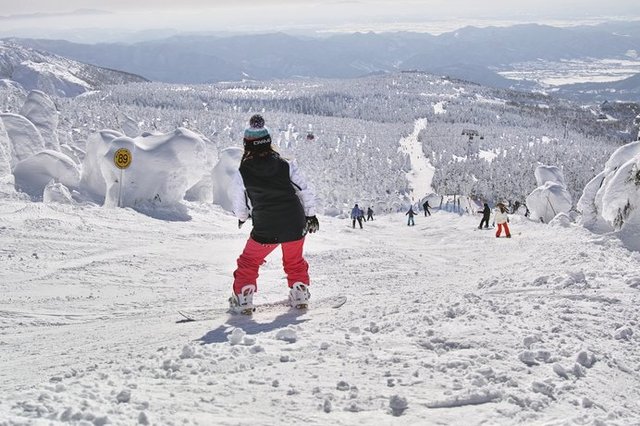 春休みもまだまだ滑れる 春スキー特集2018 東北 コラム 緑のgoo