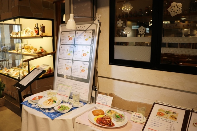 ボルシチやつぼ焼きなどをランチで手軽に食べられるロシア料理店 マトリョーシカ 新宿 恵比寿 上野 コラム 緑のgoo