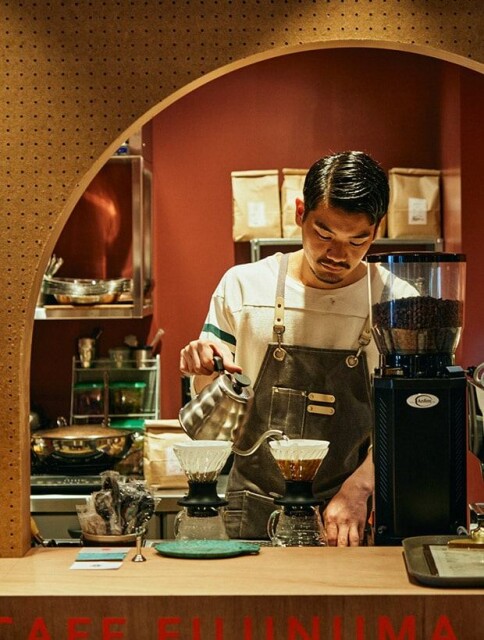 栃木県発のコーヒースタンド〈Cafe FUJINUMA（カフェフジヌマ）の自家焙煎のスペシャリティコーヒーが味わえる。