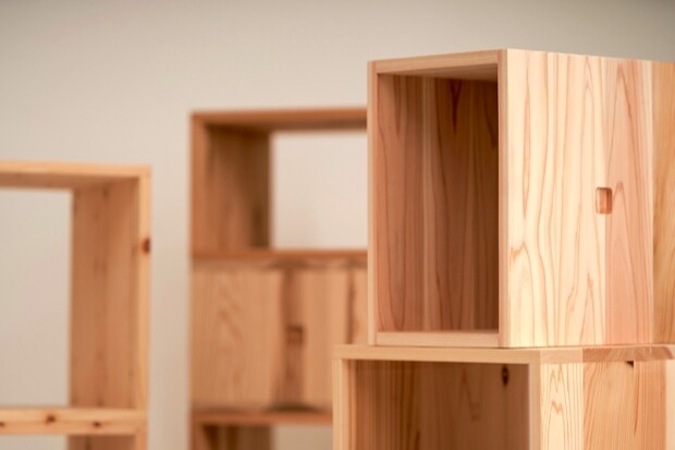 〈すまいの雑貨店 sumao〉が国産の木材を使用した家具〈もくわく®〉の販売をスタート。