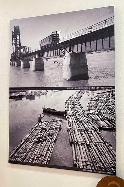 昭和20年代、花宗川河口での筏集積場所の風景。