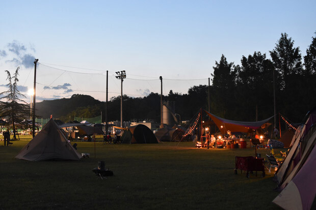 過去のキャンプイベントの様子。