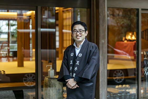 片岡さんは大学進学を機に京都へ。ホテル勤務を経て地元である城崎に戻り、2011年から〈三木屋〉の10代目を務めている。