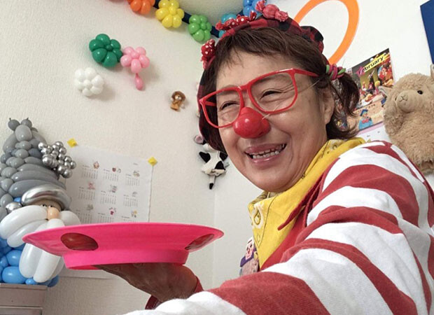 ホスピタルクラウン姿のベラさん。