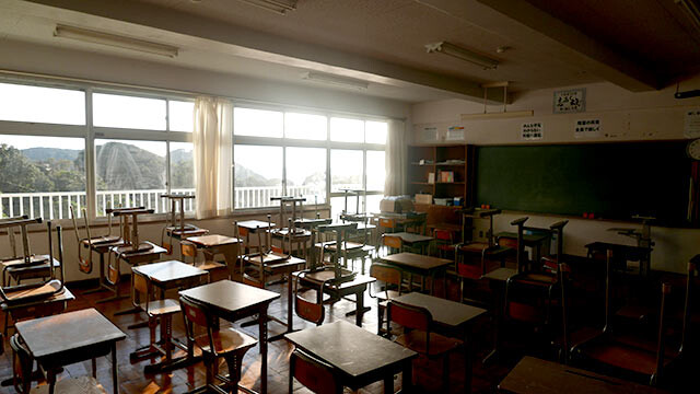 廃校となった下田東中学校の教室