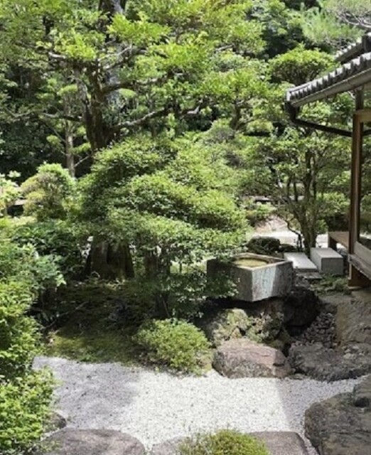 わびさびを感じさせる日本庭園。