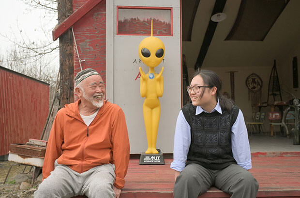 造形作家の大西重成さんが20年以上続けているシゲチャンランド。牧場の跡地にあった牛舎や住宅を改修し、年々、建物を増やしていき作品を展示している（撮影：井上岳一）