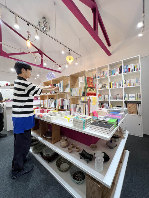 All Books Considered　店内
