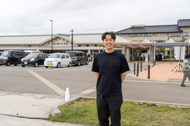 〈道の駅たがみ〉駅長　馬場大輔さん。