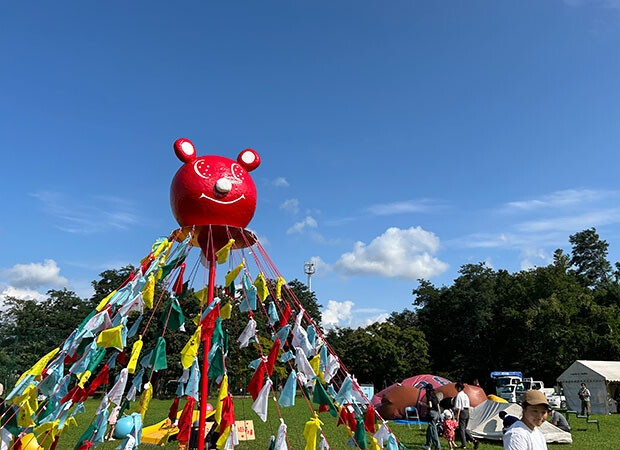 JOIN ALIVEとくりさわ農業祭ではクマの塔「ジョインくん」を立てた。