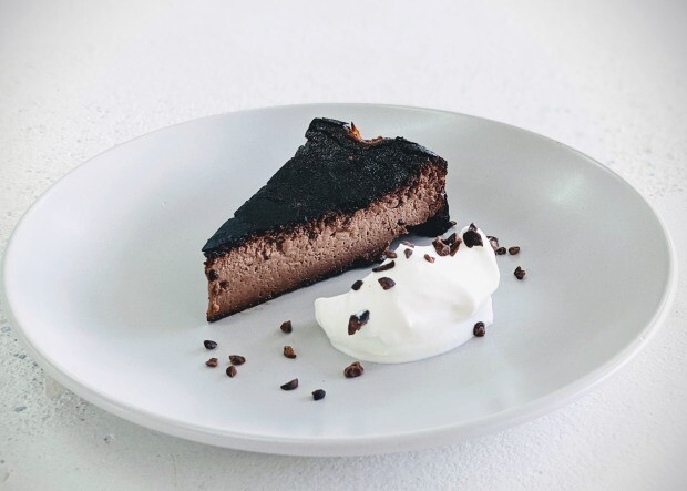 チョコレートチーズケーキ500円。