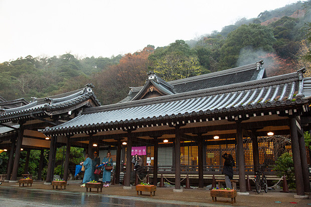 祖人さんは三木市、有紀さんは西宮市の出身だが、県民でもまだ城崎温泉のイメージのアップデートはできていないかもしれないと話す。「兵庫県の人から見ると気軽に行ける温泉地。有馬温泉と並ぶ有名な温泉街というイメージなので、今のような城崎の魅力はまだ多くの人に知られていないと思います」（有紀さん）
