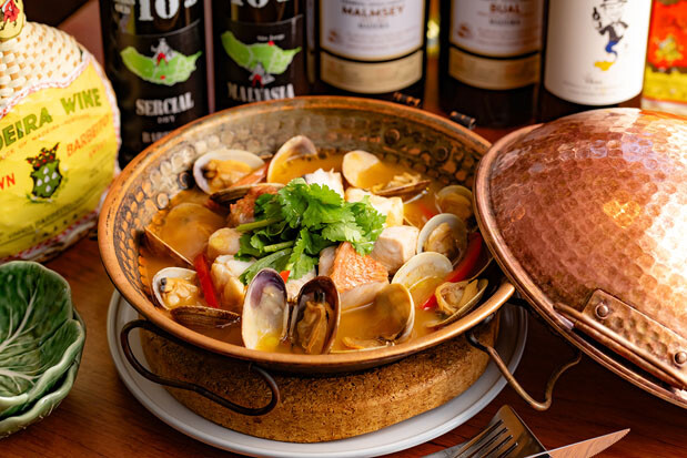 ディナー6600円（前菜・ブイヤベース・デザート・食後のドリンク）。