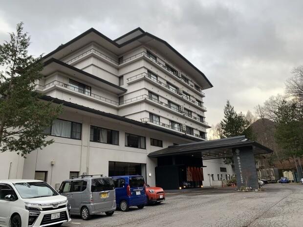 〈亀の井ホテル 日光湯西川 オールインクルーシブホテル〉の部屋数は54室。