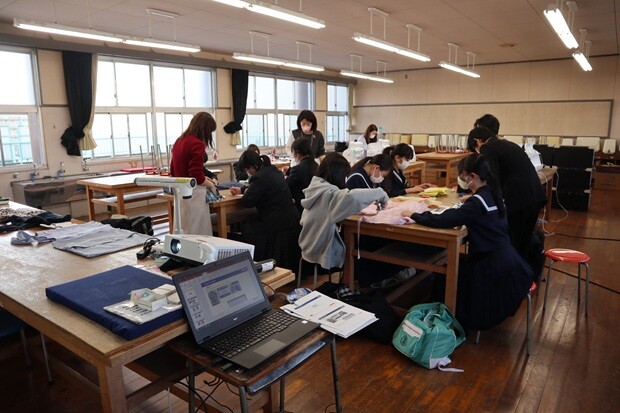 愛知県一宮市立北部中学校でアップサイクル講習を開催。