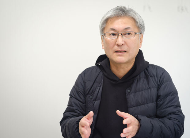 一般社団法人〈TEN-SHIPアソシエーション〉代表理事の戸所信貴さん。「家族の要介護３人の暮らしを目の当たりにし、超高齢社会では介護者だけでは対応できない課題が多数あることを知り、思い切って退職」。笹塚十号のいえの２軒隣で「まちのお手伝いマネージャー」という活動もしている。