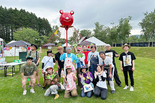 夏フェス〈JOIN ALIVE〉に参加。