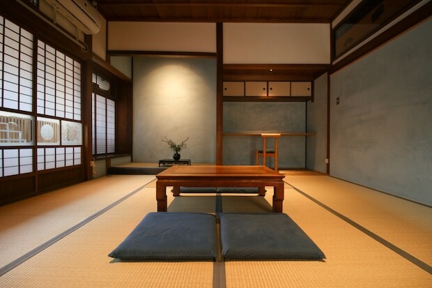 ２Fには4名の和室２部屋。家族で貸しきりもできる。