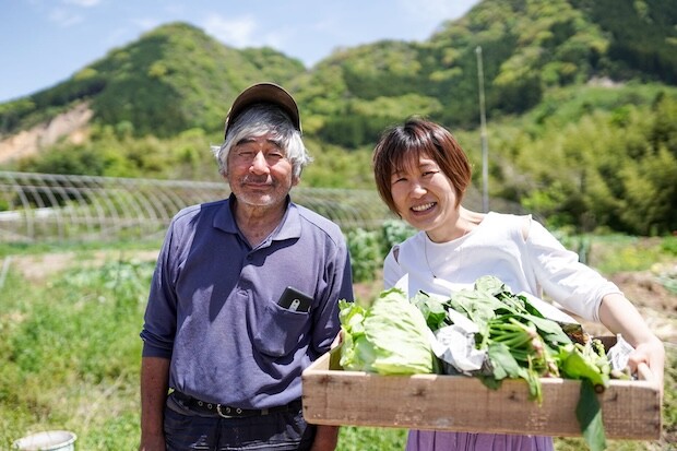 最初に〈旅するキッチン〉に参加した越出水月さん。地元農家から仕入れた食材で得意の中東料理を提供。