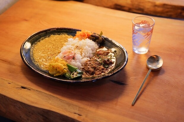 夫・率さんが独学で学んだスパイスカレーは都内のカレーイベントなどにも出店。