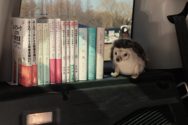 ハリ書房の看板ハリネズミ。