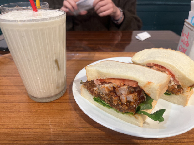 ボリューミーなサンドイッチが食べられる〈OCM〉