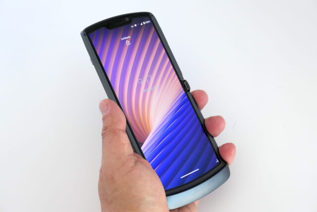 ガラケーのような5gスマホ Motorola Razr 5g じっくり使ってわかったメリット デメリット コラム 緑のgoo