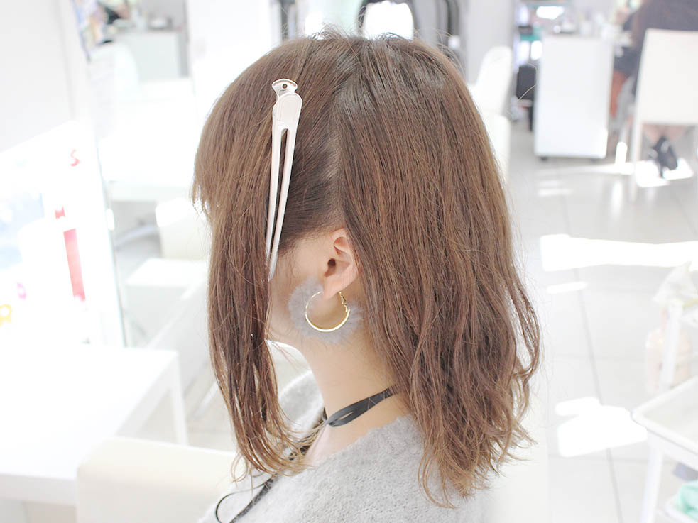 耳を境にして両サイドを分けます！