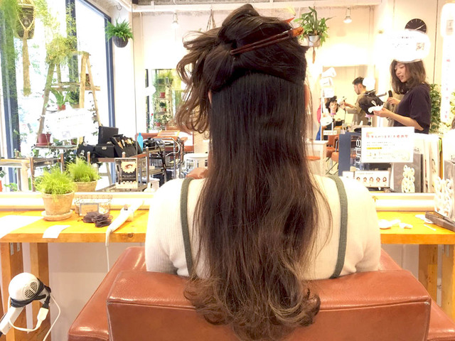 片結びだけで完成！地毛を結んで作るノットヘアーのポニーテールがラフかわいい