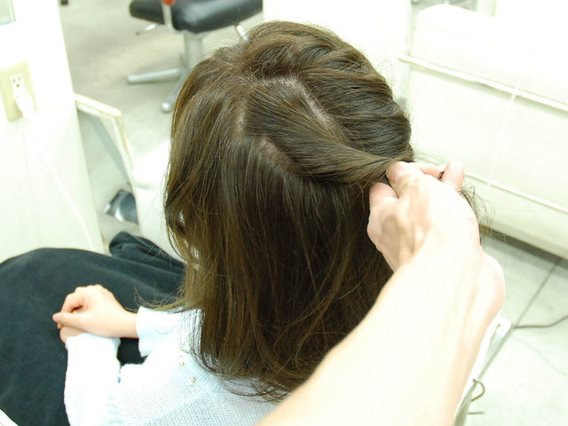 テクニックてんこもり！編み込み＋ねじり編み込みのアップヘアで上品にいきましょう♪