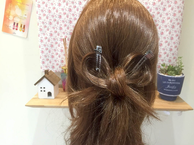 地毛だけでできるリボンヘアの作り方！ポニーアレンジスティックを使ったリボンでおしゃれ度アップ