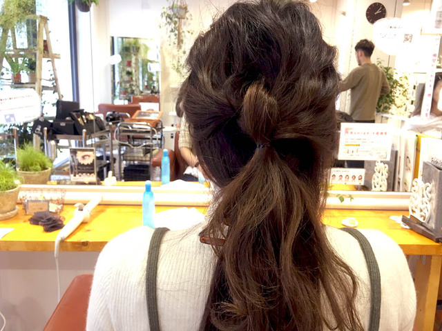 片結びだけで完成！地毛を結んで作るノットヘアーのポニーテールがラフかわいい