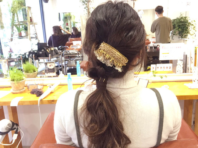 片結びだけで完成！地毛を結んで作るノットヘアーのポニーテールがラフかわいい