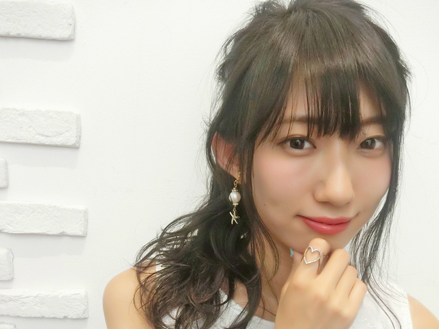 サイドの三つ編みがポイント！ポニーテールヘアアレンジ