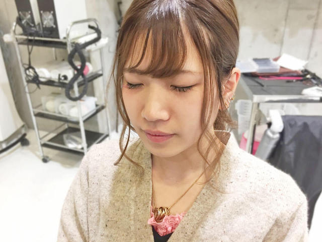 顔周りの「後れ毛」と「流し前髪」で、すっきり美人見せ☆