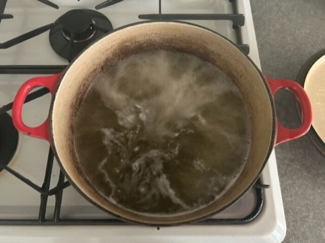 手順④沸騰したら弱火のまま10分煮る