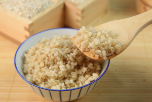 未精製の食品（玄米、そば、てんさい糖）