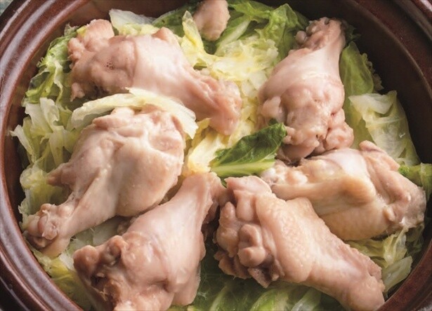 ごま風味のさっぱりだれで、もりもり食べられる「手羽元と白菜のくたくた蒸し」