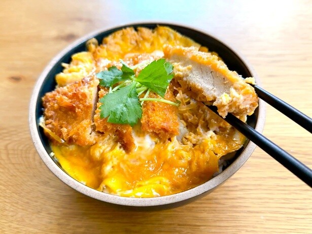煮汁がしみたカツは絶品！