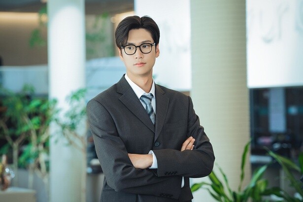 高身長俳優、ナ・イヌの魅力にハマる人続出！ナ・イヌの日本でのあだ名は「部長」に決定