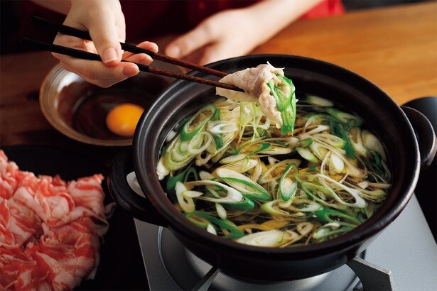 困ったときはこれ！　豚肉でねぎを包んでもりもり食べる「ねぎたっぷり豚しゃぶ鍋」